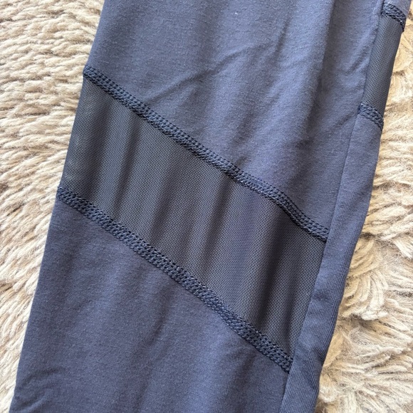 Cariloha Bamboo Pieced Legging size Medium - Picture 6 of 8